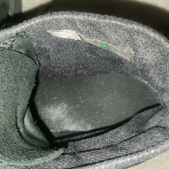 Gently used timberland waterproof boots - Picture 6 of 9